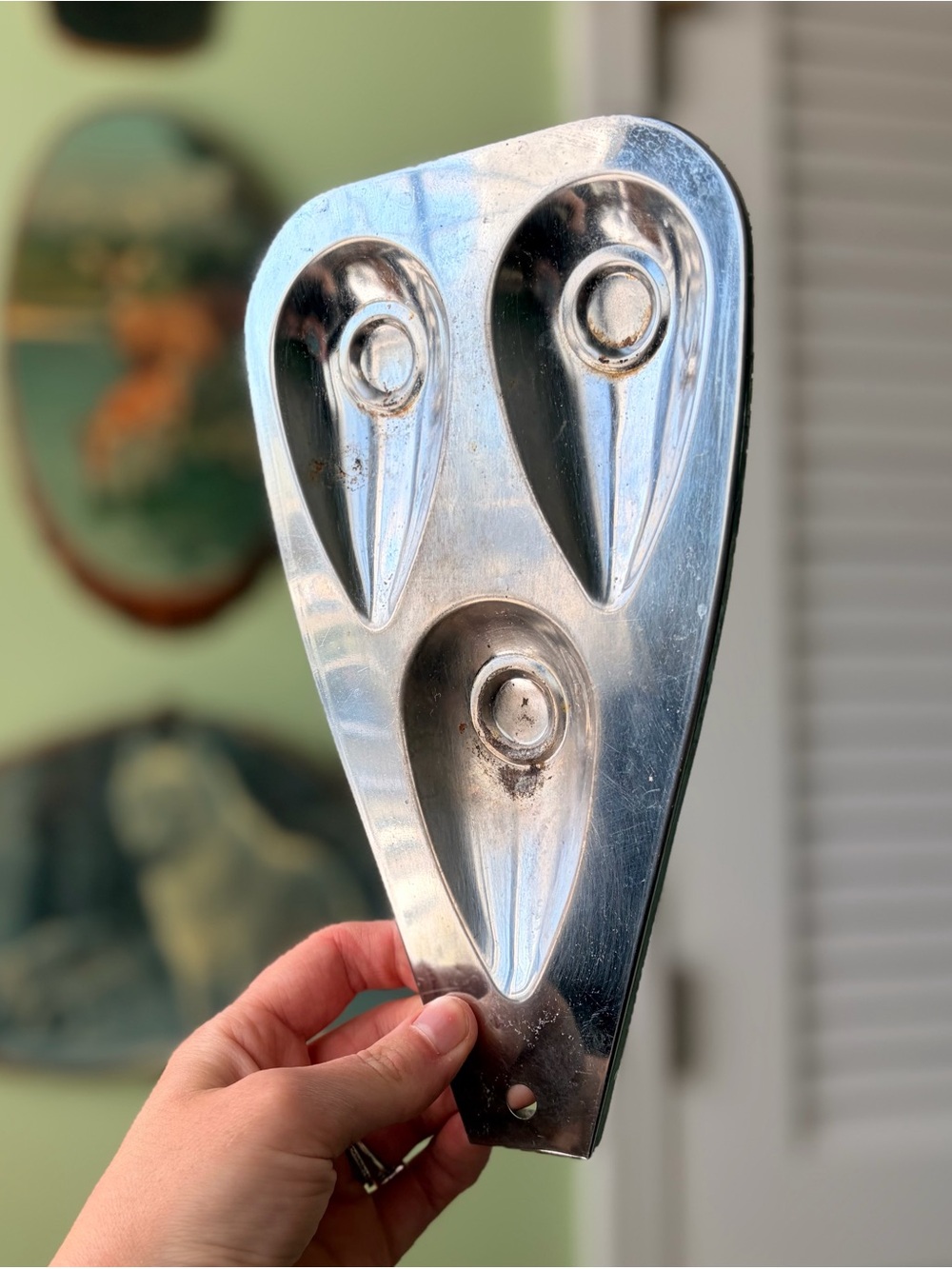 Metal Three Spot Vintage Spoon Rest - Picture 2 of 5